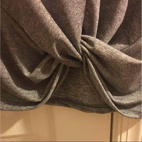 knot long sleeve - Picture 2 of 2